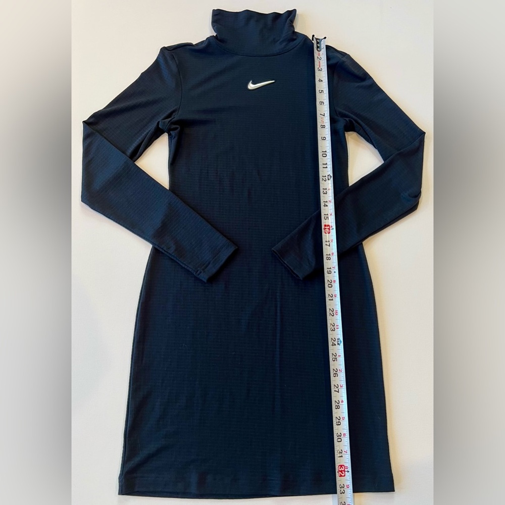 Nike NWT Swoosh Mock Neck Athletic Long Sleeve - Picture 2 of 8